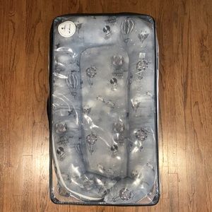 Dock-a-Tot Deluxe+ by Mrs. Mighetto